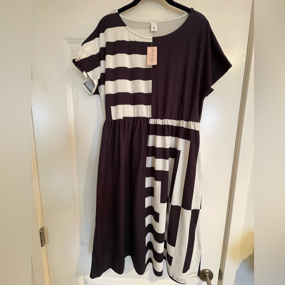 NWT Pink Daisy Patterned Mini Dress